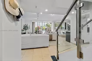 520 Brickell Key Dr, Miami, FL 33131 - Photo 2