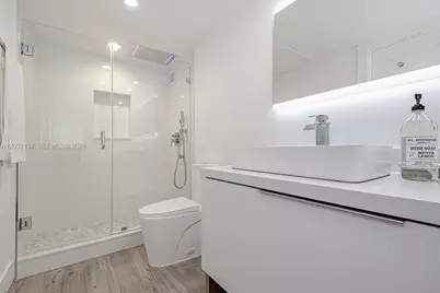 2301 Collins Ave #843, Miami Beach, FL 33139 - Photo 16