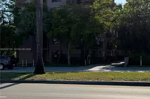 605 NW 72nd Ave, Miami, FL 33126 - Photo 32