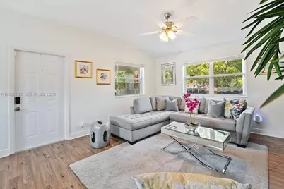 4276 SW 56th Ave, Davie, FL 33314 - Photo 4