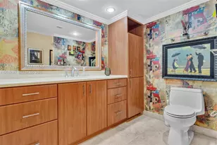 800 NE 195th St, Miami, FL 33179 - Photo 16