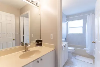 7907 N Silverado Cir, Davie, FL 33024 - Photo 36