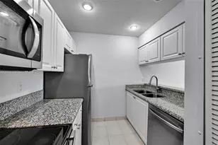 906 Twin Lakes Dr, Coral Springs, FL 33071 - Photo 16