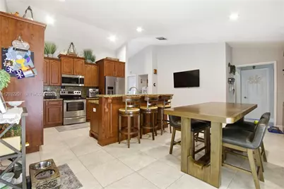 5940 NW 52nd St, Coral Springs, FL 33067 - Photo 6