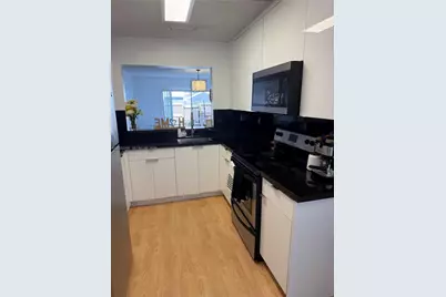 9495 N Palm Cir N #9495, Pembroke Pines, FL 33025 - Photo 1