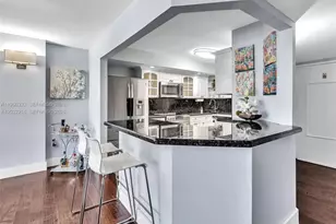 6423 Collins Ave, Miami Beach, FL 33141 - Photo 4