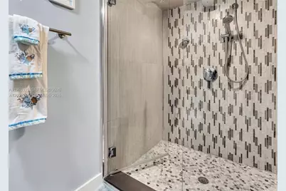 6423 Collins Ave #409, Miami Beach, FL 33141 - Photo 20