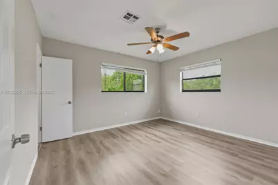 1432 NE 181st St, North Miami Beach, FL 33162 - Photo 10