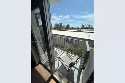 1960 Marseille Dr #304, Miami Beach, FL 33141 - Photo 2