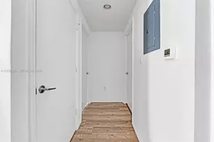 55 SE 6th St, Miami, FL 33131 - Photo 26