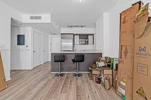 55 SE 6th St, Miami, FL 33131 - Photo 6