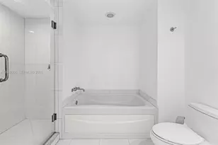 55 SE 6th St, Miami, FL 33131 - Photo 24