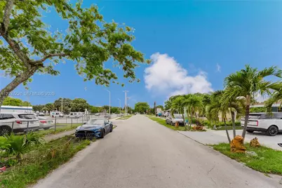 5737 Grant St, Hollywood, FL 33021 - Photo 22