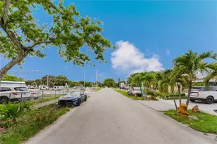 5737 Grant St, Hollywood, FL 33021 - Photo 22