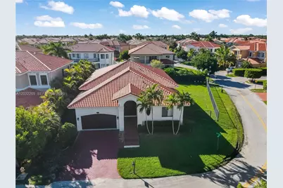 19434 SW 78th Ave, Cutler Bay, FL 33157 - Photo 2