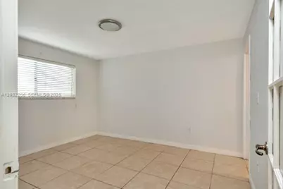 2735 W 52nd St #402, Hialeah, FL 33016 - Photo 10