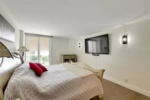 100 Bayview Dr, Sunny Isles Beach, FL 33160 - Photo 26