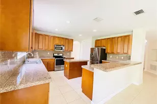7427 SW 189th St, Cutler Bay, FL 33157 - Photo 2