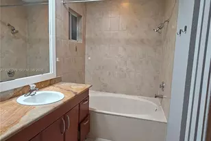 17866 NW 74th Ct, Hialeah, FL 33015 - Photo 36