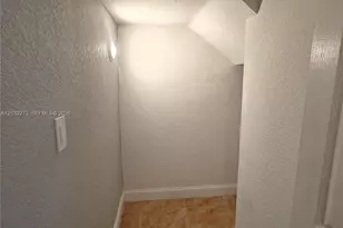 17866 NW 74th Ct, Hialeah, FL 33015 - Photo 38