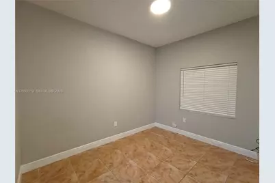 17866 NW 74th Ct, Hialeah, FL 33015 - Photo 16