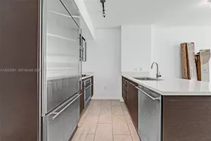 55 SE 6th St, Miami, FL 33131 - Photo 10