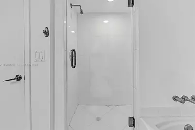 55 SE 6th St #1208, Miami, FL 33131 - Photo 18