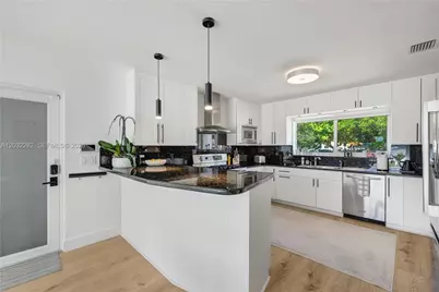 930 Stillwater Dr, Miami Beach, FL 33141 - Photo 8