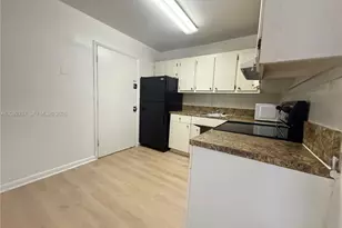 12215 W Dixie Hwy, North Miami, FL 33161 - Photo 2