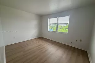 12215 W Dixie Hwy, North Miami, FL 33161 - Photo 6