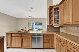 8269 NW 40th Ct, Coral Springs, FL 33065 - Photo 18