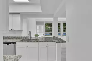 3940 NW 47th Ave, Lauderdale Lakes, FL 33319 - Photo 12