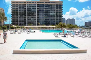 1950 S Ocean Dr, Hallandale Beach, FL 33009 - Photo 36