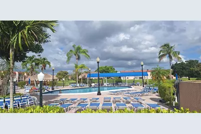 9241 Sunrise Lakes Blvd #109, Sunrise, FL 33322 - Photo 18