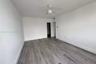 7545 E Treasure Dr, North Bay Village, FL 33141 - Photo 24