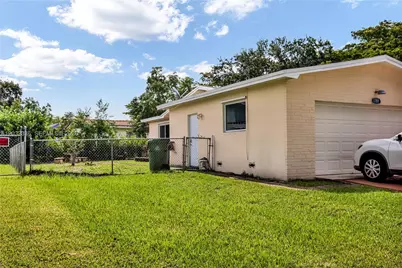 1701 NW 106th Ave, Pembroke Pines, FL 33026 - Photo 8