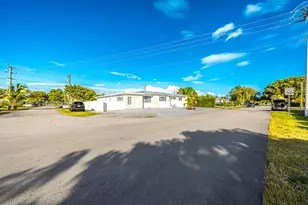 9365 SW 44th St, Miami, FL 33165 - Photo 6