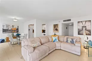 3675 N Country Club Dr, Aventura, FL 33180 - Photo 4
