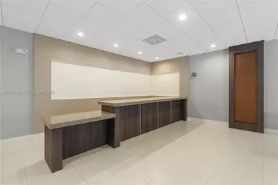 3675 N Country Club Dr #2201, Aventura, FL 33180 - Photo 32