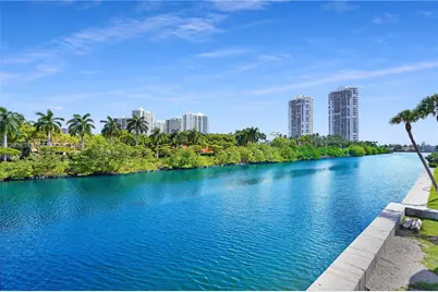 3675 N Country Club Dr #2201, Aventura, FL 33180 - Photo 2