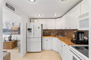 3675 N Country Club Dr, Aventura, FL 33180 - Photo 6