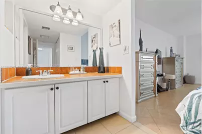 3675 N Country Club Dr #2201, Aventura, FL 33180 - Photo 16