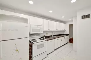 3660 NE 166th St, North Miami Beach, FL 33160 - Photo 12
