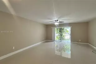 10377 N Kendall Dr, Miami, FL 33176 - Photo 2