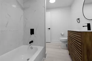 2475 NE 137th St, North Miami Beach, FL 33181 - Photo 10