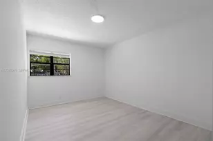 2475 NE 137th St, North Miami Beach, FL 33181 - Photo 12