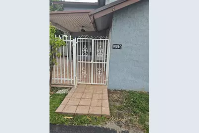 9890 NW 80th Pl #2122, Hialeah Gardens, FL 33016 - Photo 4