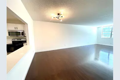 19390 Collins Ave #316, Sunny Isles Beach, FL 33160 - Photo 4