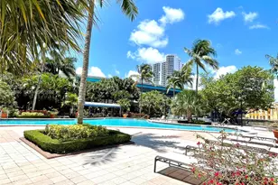 19390 Collins Ave, Sunny Isles Beach, FL 33160 - Photo 38