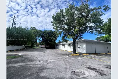 17280 NE 19th Ave, North Miami Beach, FL 33162 - Photo 14